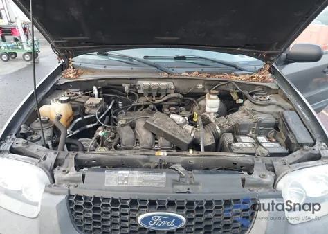 2005 Ford Escape Xlt z USA, uszkodzony, nr VIN 1FMCU93185KB07394